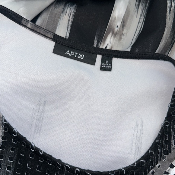 Unique urban dress - Picture 5 of 7